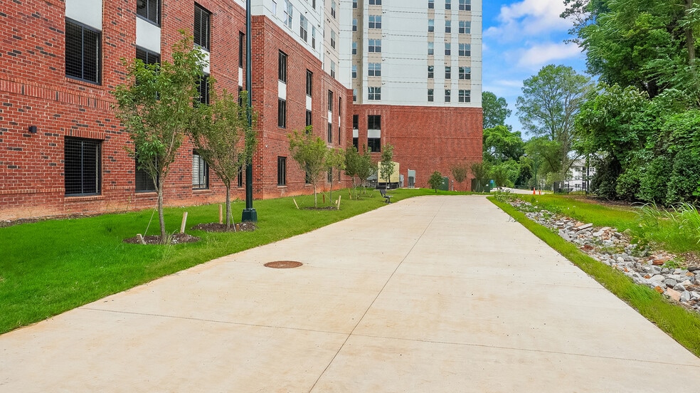 More Photos Of 1184 Hank Aaron Dr SE, Atlanta Apartments For Lease