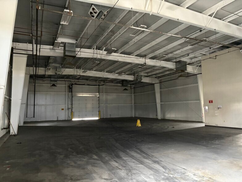 More Photos Of 34598 7th Standard Rd, Bakersfield Warehouse For Sale