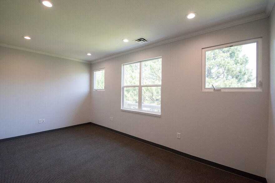 More Photos Of 68 Inverness Ln E, Englewood Loft Creative Space For Lease