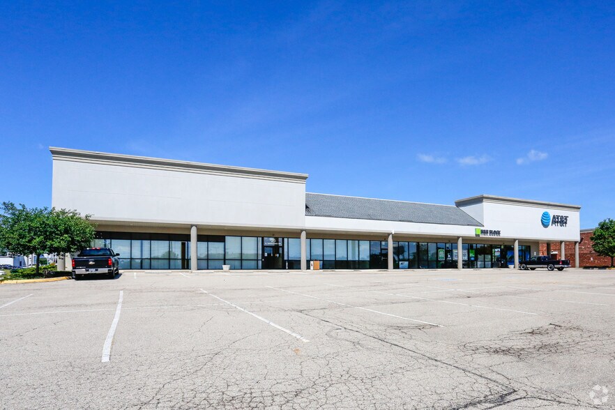 More Photos Of 920-982 W Main St, Tipp City Unknown For Lease