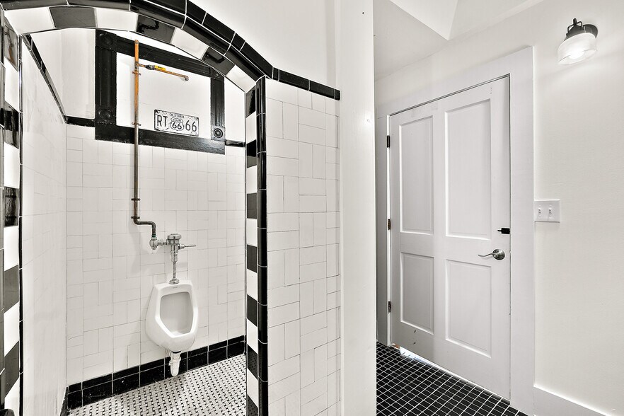 More Photos Of 444 S Beach St, Daytona Beach Hospitality For Sale