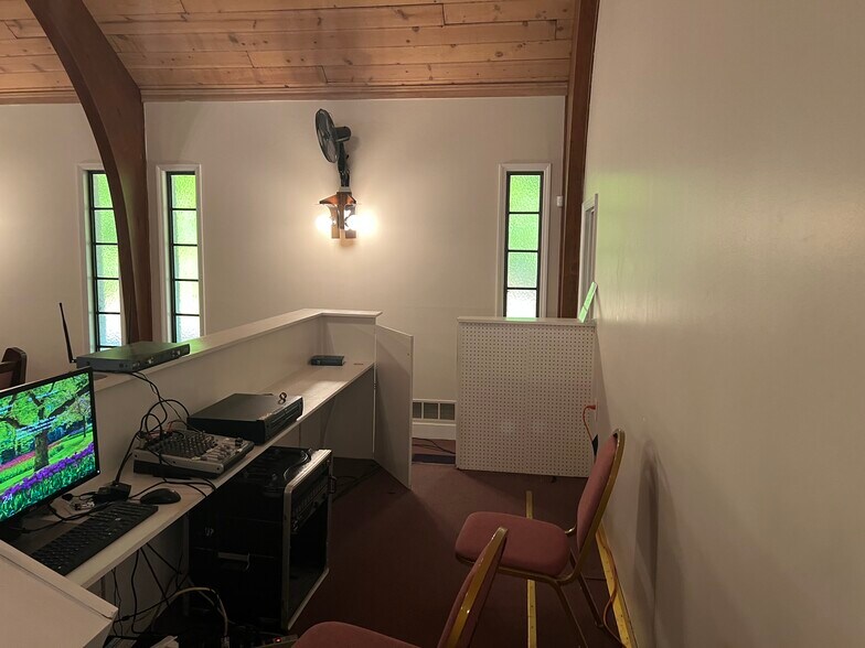 More Photos Of 4031 Rainbow Dr, Decatur Religious Facility For Sale