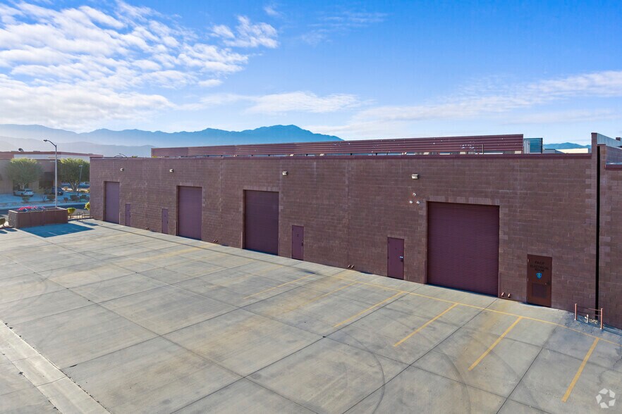 More Photos Of 77851 Los Montanas Rd, Palm Desert Unknown For Lease
