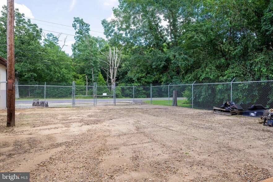 More Photos Of 5373 Chestnut Ave, Vineland Auto Repair For Sale