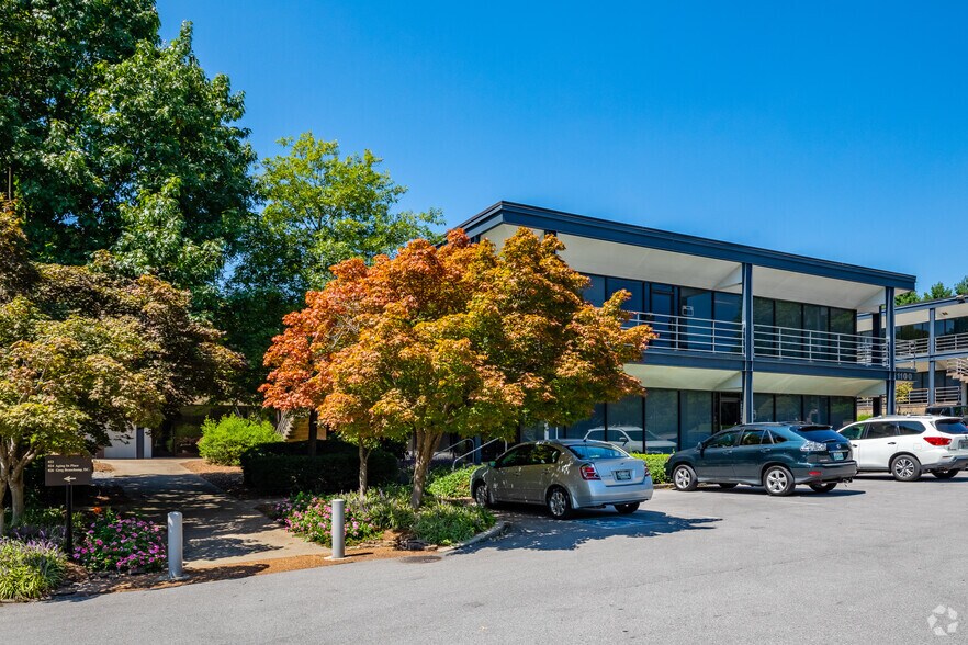 More Photos Of 1100 Kermit Dr, Nashville Office For Lease