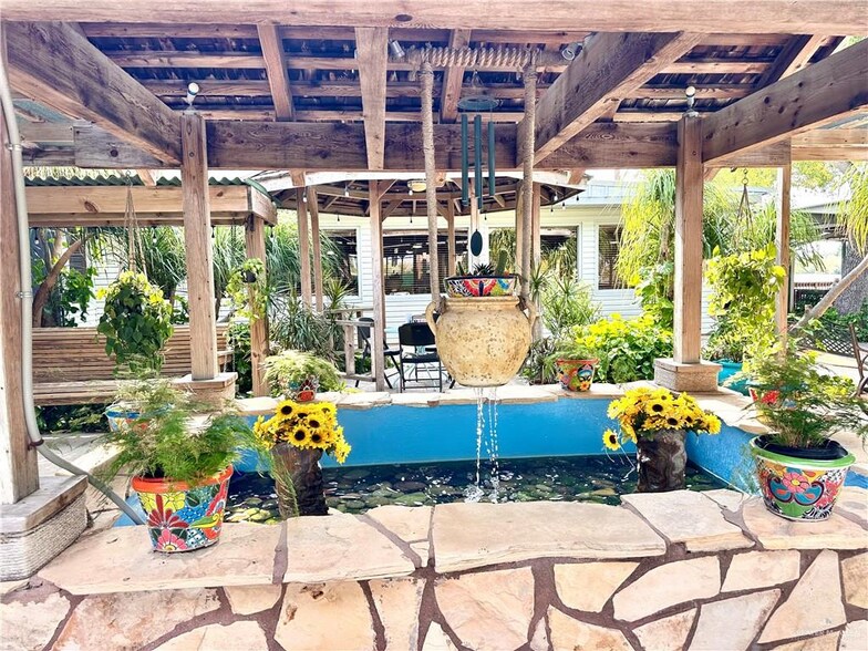 More Photos Of 214 E Chimney Rd, Mission Restaurant For Sale