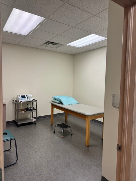 More Photos Of 177 Meadowbrook Ln, Duncansville Rehabilitation Center For Lease