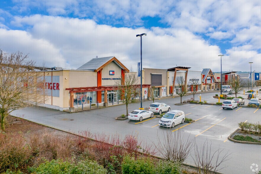 More Photos Of 805 Boyd St, New Westminster Freestanding For Lease