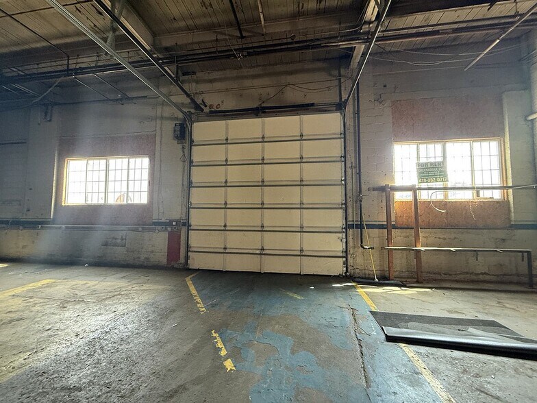 More Photos Of 218 Mechanic St, Waterville Manufacturing For Lease