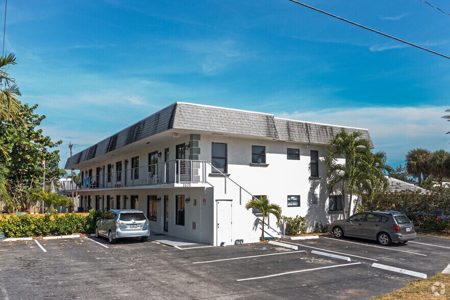 More Photos Of 2638 Lake Dr, Riviera Beach Apartments For Sale