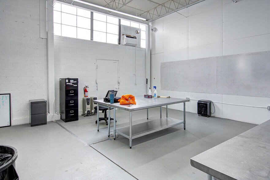 More Photos Of 1045 W 45th Ave, Denver Warehouse For Sale