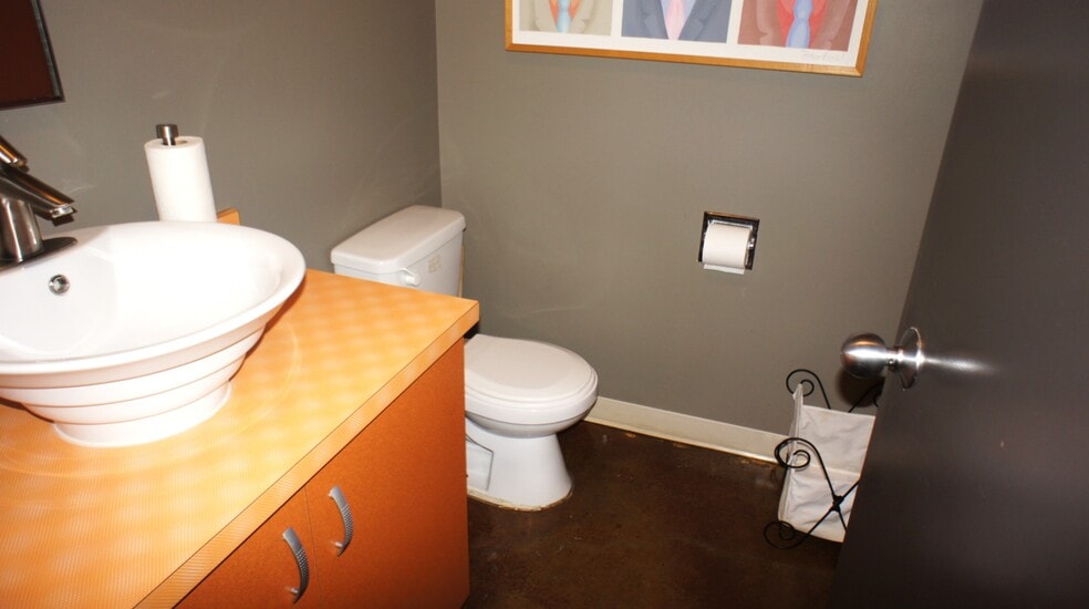 More Photos Of 7316 101 Ave NW, Edmonton Office For Sale