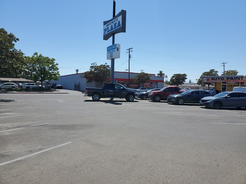 More Photos Of 1343-1353 W Main St, Merced General Retail For Sale