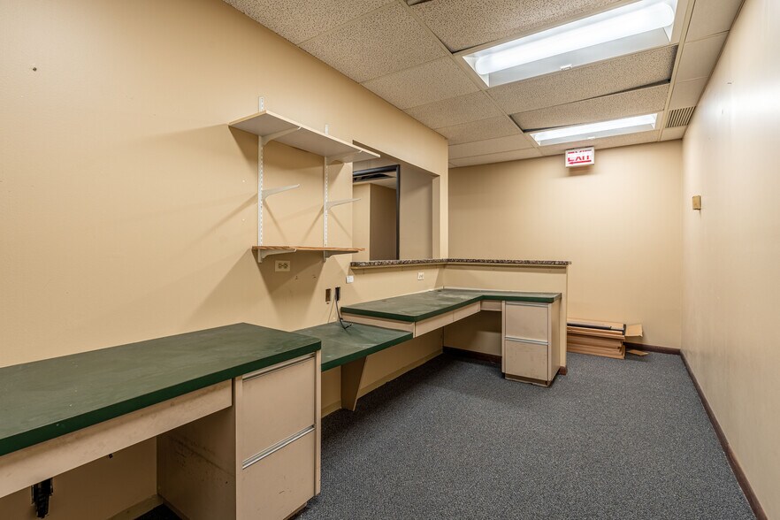 More Photos Of 9301 Golf Rd, Des Plaines Medical For Lease