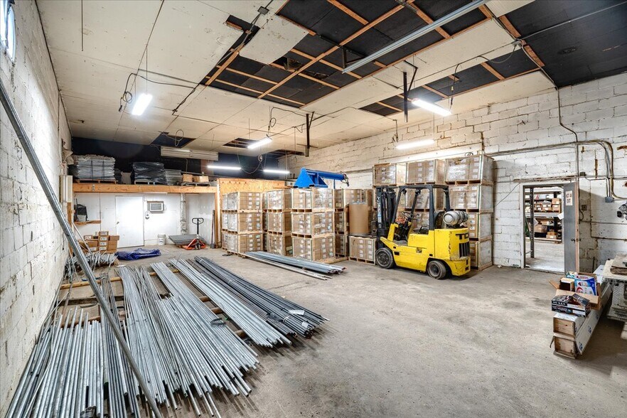 More Photos Of 2600 Duss Ave, Ambridge Unknown For Sale