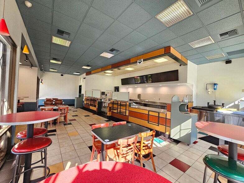 More Photos Of 901 W Victoria St, Compton Unknown For Lease