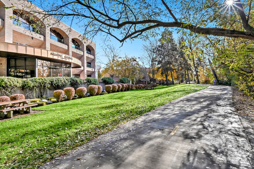 More Photos Of 815 Park Blvd, Boise Office For Lease