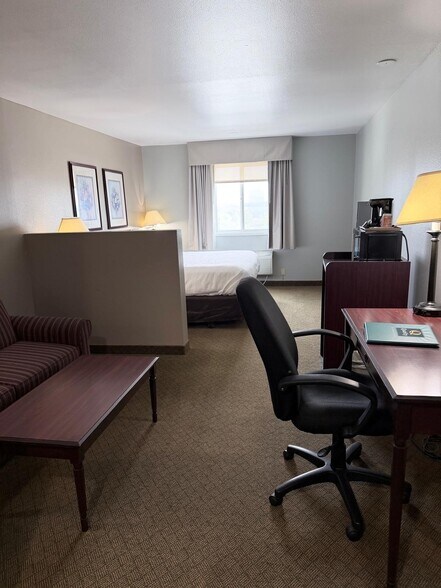 More Photos Of 590 E Main St, Price Hotel For Sale