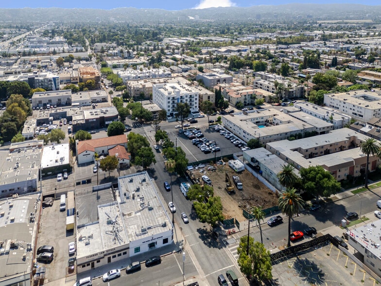 More Photos Of 14554-14560 Friar St, Van Nuys Freestanding For Sale