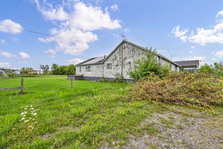 More Photos Of 40980 Butternut Park Ct, Elyria Specialty For Sale