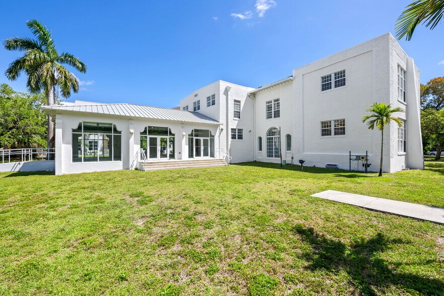 More Photos Of 301 SW 13th Ave, Fort Lauderdale Office For Sale