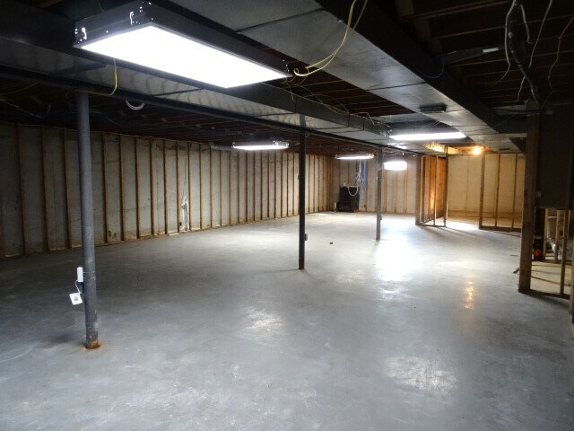 More Photos Of 612 W Fort Scott St, Butler Office For Sale