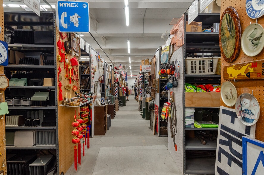 More Photos Of 495 Walton Ave, Bronx Warehouse For Lease
