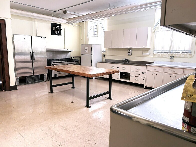 More Photos Of 1900 Oak Park Ave, Berwyn Religious Facility For Sale