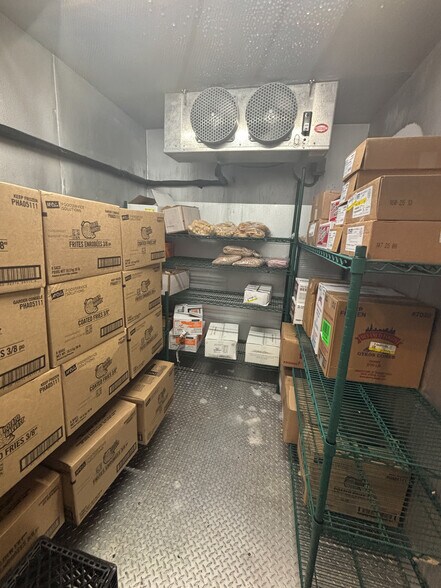 More Photos Of 112 E 71st St, Chicago Restaurant For Sale