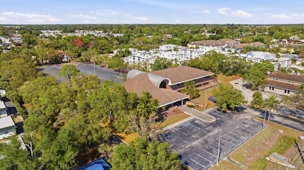 More Photos Of 7655 38th Ave N, Saint Petersburg Office For Sale