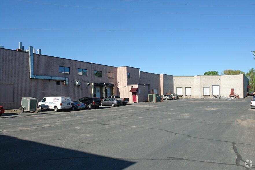 More Photos Of 9550 W Bloomington Fwy, Bloomington Coworking Space