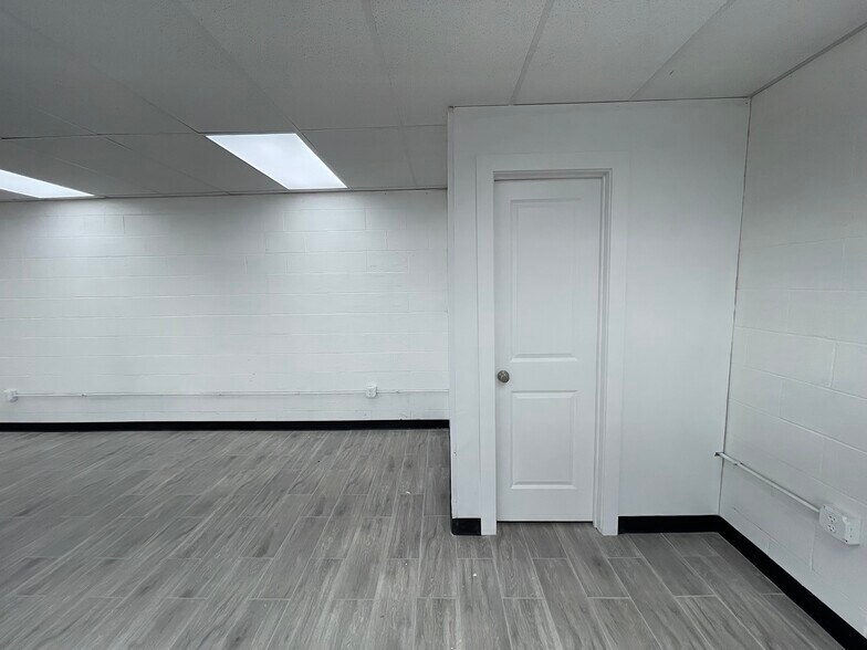 More Photos Of 3750 Hemphill St, Fort Worth Convenience Store For Lease