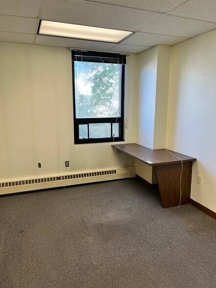 More Photos Of 20 Hope Ave, Waltham Medical For Lease