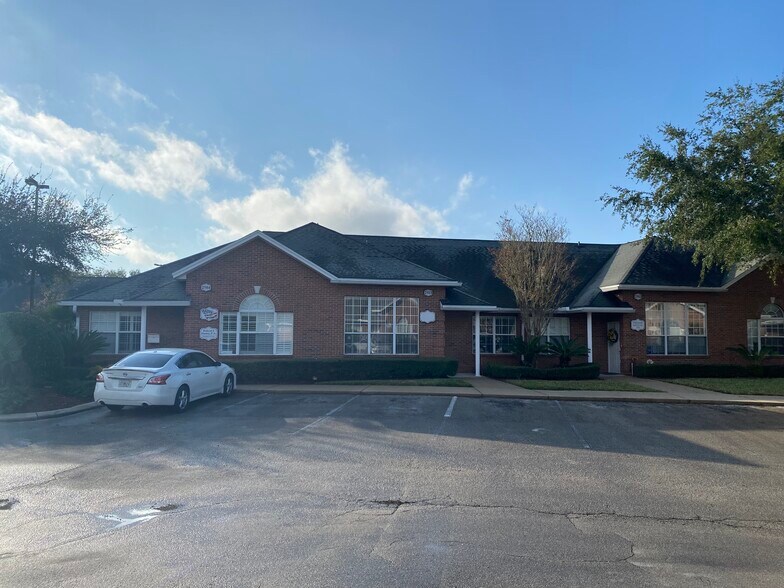 6817 Southpoint Pky, Jacksonville, FL 32216 Medical Office For Lease