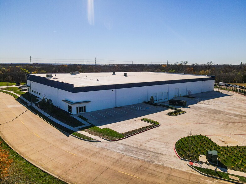 Primary Photo Of 7 Justice Way, Dallas Warehouse For Lease