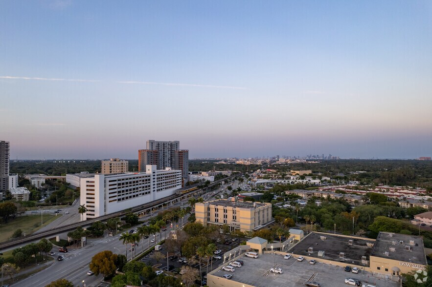 More Photos Of 8603 S Dixie Hwy, Pinecrest Office For Lease