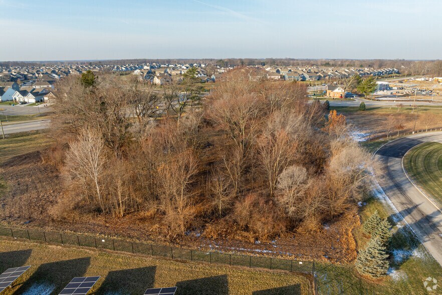 More Photos Of 15836 Southeastern Pky, Fishers Land For Sale