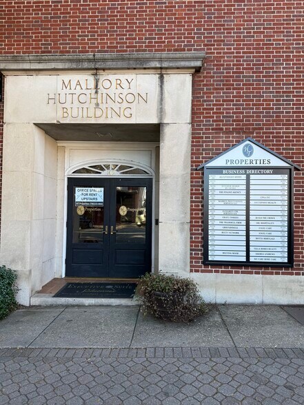 More Photos Of 102-112 Main St, Lagrange Storefront Retail Office For Lease