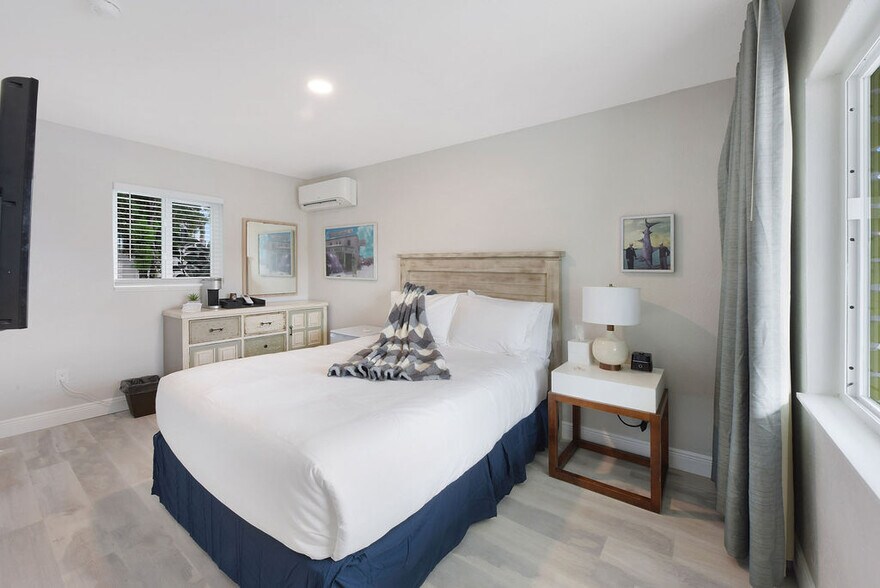 More Photos Of 2431 Gulf To Bay Blvd, Clearwater Hotel For Sale