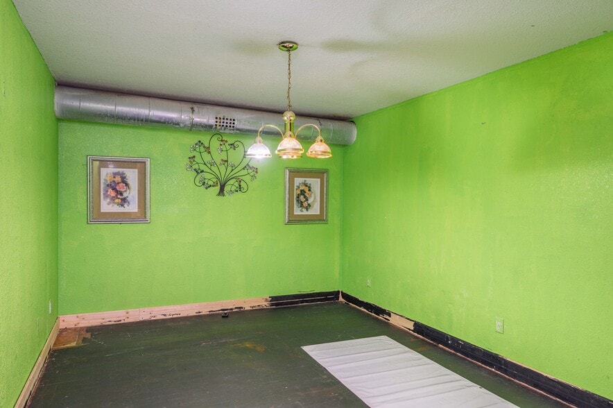More Photos Of 322 S Scenic Hwy, Lake Wales General Retail For Sale