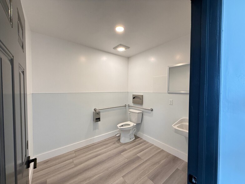 More Photos Of 1933 E Gage Ave, Los Angeles Restaurant For Lease