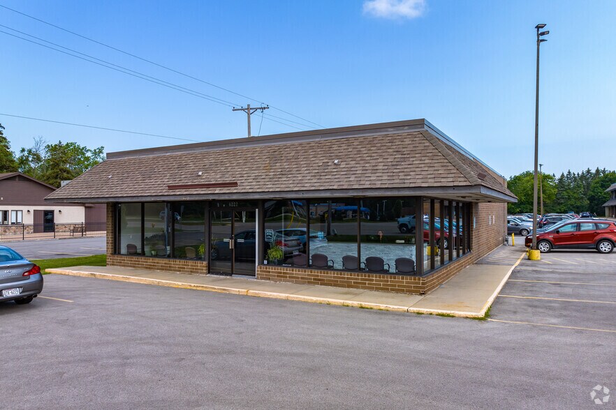 More Photos Of 6220 Washington Ave, Racine Freestanding For Lease