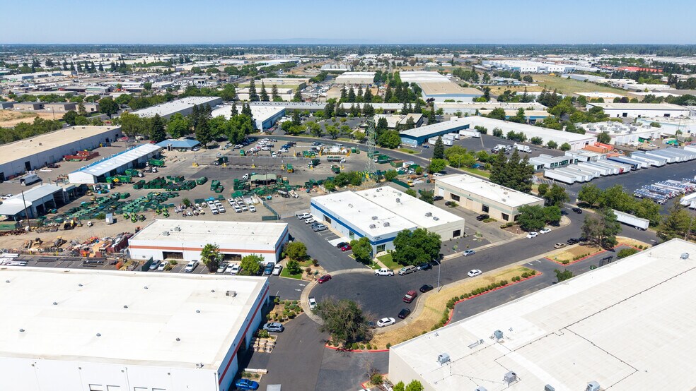 More Photos Of 16 Light Sky Ct, Sacramento Warehouse For Sale