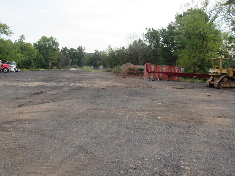 More Photos Of 309 Route 33 East, Manalapan Land For Lease
