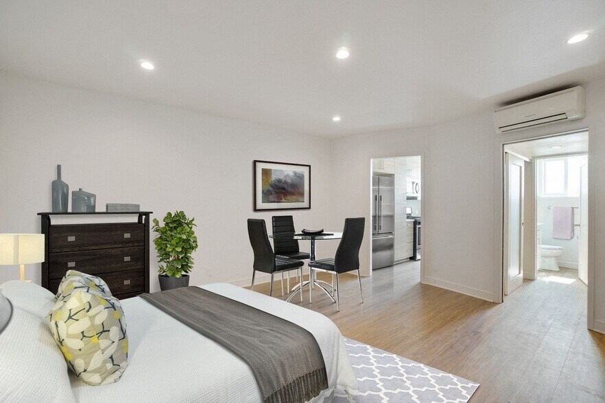 More Photos Of 700 S 6th St, Burbank Apartments For Sale