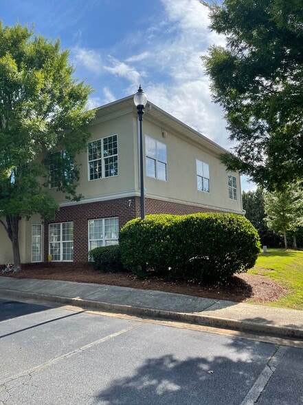 More Photos Of 3745 Cherokee St, Kennesaw Loft Creative Space For Lease