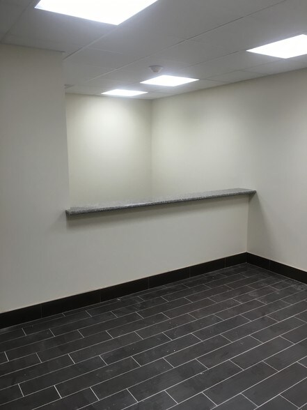 More Photos Of 180 Tices Ln, East Brunswick Medical For Lease