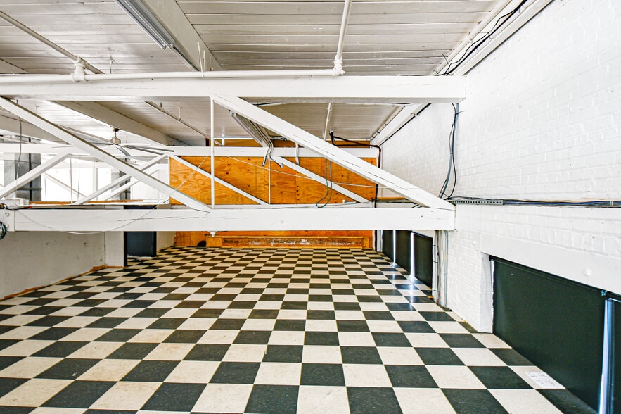 More Photos Of 2 Aspen Pl, Passaic Showroom For Lease