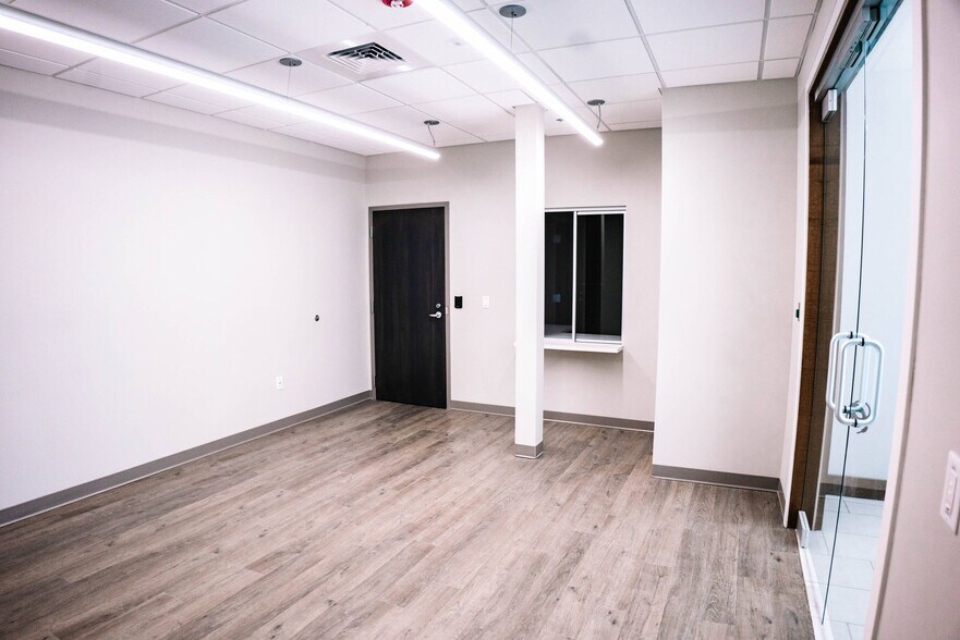 More Photos Of 38 W 13775 S, Draper Medical For Lease