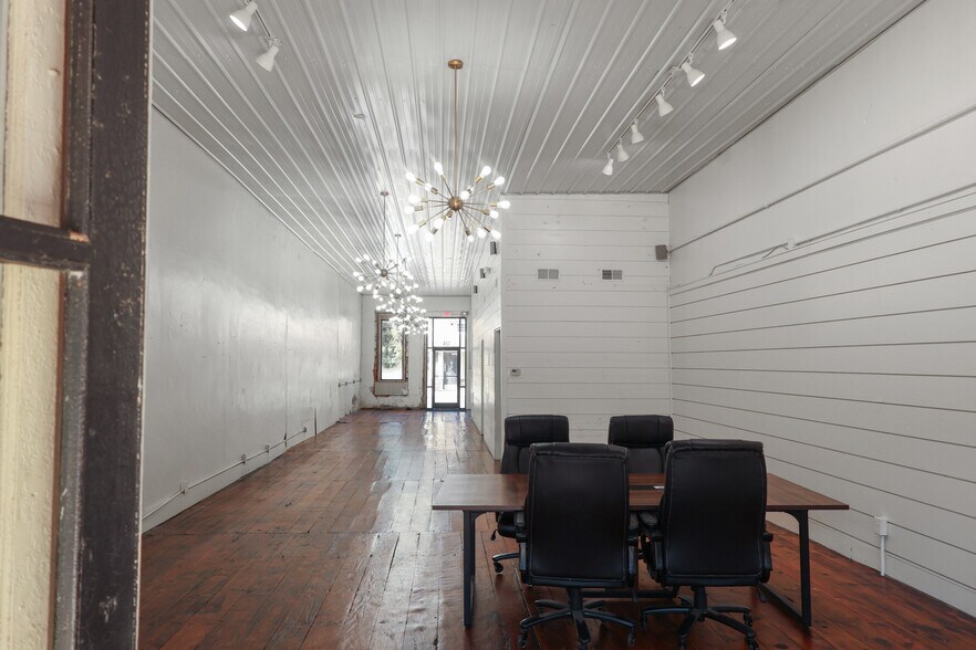 More Photos Of 124 Trinity St, Abbeville Storefront For Sale